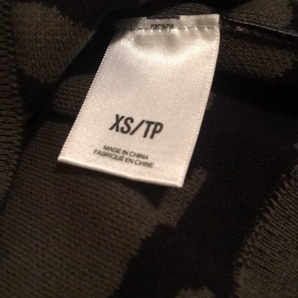 Express Camouflage Light Sweater Top - Picture 5 of 6